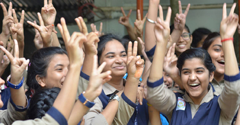 দিনাজপুর শিক্ষা বোর্ডেও এগিয়ে মেয়েরা