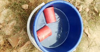 মেহেরপুরে রাস্তার পাশ থেকে বোমাসাদৃশ ২ বস্তু উদ্ধার