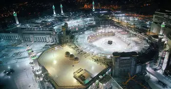 Eid prayer in 2 Holy Mosques in Mecca, Medina without worshippers