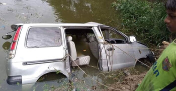 7 killed as microbus falls into ditch