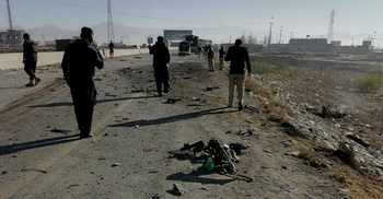 Pakistan suicide blast targeting police kills 3