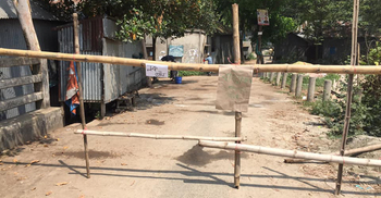 করোনা প্রতিরোধে গ্রাম, পাড়া-মহল্লায় ব্যারিকেড