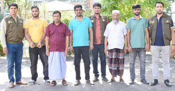 ফাইভ পাস টেকনিশিয়ান তৈরি করতেন নকল নোকিয়া-স্যামসাং ফোন