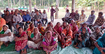 মৌলভীবাজারে চা-শ্রমিকদের মিষ্টি বিতরণ