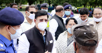 ‘চীন ও ভারতের ভ্যাকসিন ট্রায়ালকে রাজনৈতিক ইস্যু বানানো হচ্ছে’