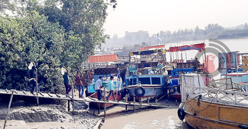 সুন্দরবন ভ্রমণে ভোগান্তি বাঁকে বাঁকে