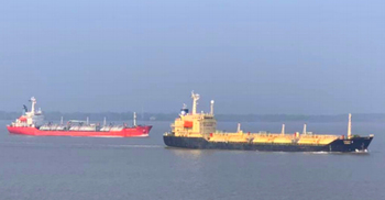 মোংলায় ড্রেজিং করা নতুন চ্যানেলে জাহাজ চলাচল শুরু