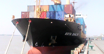 ঈদের ছুটিতেও সচল মোংলা বন্দর