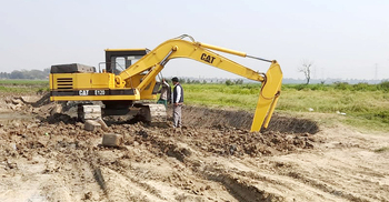 ফসলি জমির মাটি কাটায় জরিমানা গুনলেন চেয়ারম্যানের ভাতিজা