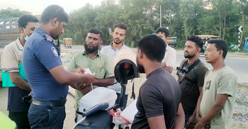 পদ্মা সেতু দিয়ে মোটরসাইকেল পারাপার, ৩ ট্রাকচালকের জরিমানা