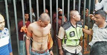 পুলিশ পরিচয়ে মানুষকে বাড়ি যেতে বলায় দুই যুবককে গণপিটুনি