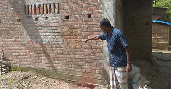 মৃত্যু যন্ত্রণায় ছটফট করার সময় মুখে প্রস্রাব করে দেয় সন্ত্রাসীরা