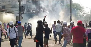 Myanmar police crackdown on protests for second day; 2 dead