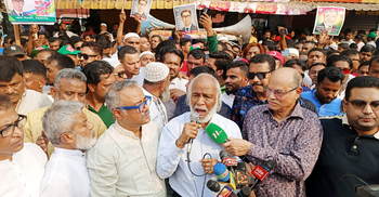 দেশের অর্থনীতিও হরণ করেছে সরকার: মঈন খান