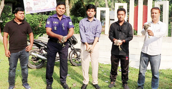 ফাঁদ থেকে উদ্ধার দেড় শতাধিক বক আকাশে উড়লো