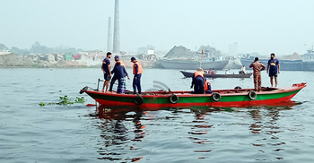ফতুল্লায় ট্রলারডুবি: ধাক্কা দেওয়া লঞ্চ শনাক্ত