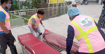 ঈদের দিনেও করোনায় মৃত ব্যক্তির লাশ দাফনে ‘টিম খোরশেদ’