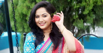 গল্প ও চরিত্র পছন্দ হলে ওটিটিতে নিয়মিতই কাজ করবো: নাদিয়া আহমেদ