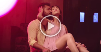 পাগল করে আদর করে ভিডিওতে নায়লা নাঈম