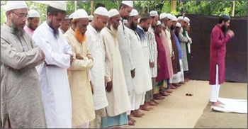 নোয়াখালীতে ঈদ উদযাপন করলেন ৪ গ্রামের মানুষ