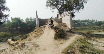 কোনো কাজে আসছে না সেতুটি