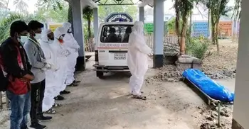 করোনার উপসর্গ নিয়ে মারা যাওয়া ব্যক্তির দাফনে রোভার স্কাউট