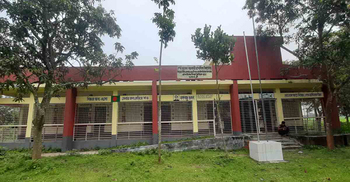 পত্নীতলায় স্কুল থাকলেও নেই যাওয়ার রাস্তা!