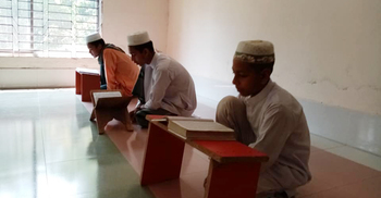 করোনা থেকে মুক্তি পেতে নড়াইলে দোয়া মাহফিল