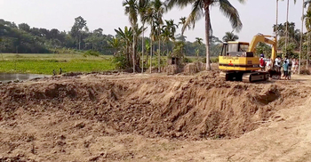 নবগঙ্গা নদী খনন প্রকল্পের ৮০ লাখ টাকার মাটির হদিস নেই