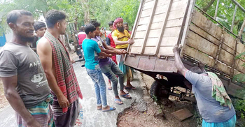 ঝুঁকিপূর্ণ রাস্তা, সন্ধ্যার পর চলে না গাড়ি