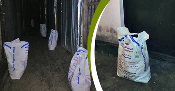 রাতের আঁধারে অসহায়দের দরজায় খাবার রেখে আসেন কাউন্সিলর