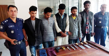 অপহরণকারীদের সন্ধানে গিয়ে ডাকাত দলের ৫ সদস্য গ্রেফতার