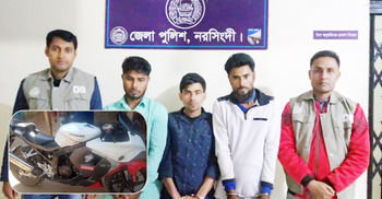 তিন চোরের কাছে আড়াই লাখ টাকার মোটরসাইকেল