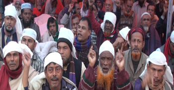 এবার কাফনের কাপড় মাথায় বেঁধে অনশনে পাটকল শ্রমিকরা