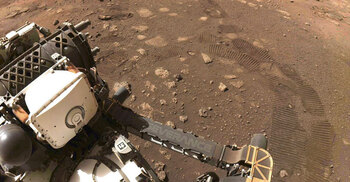 NASA’s new Mars rover hits dusty red road, 1st trip 21 feet