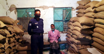 বিদ্যালয়ের পরিত্যক্ত ভবনে চেয়ারম্যানের মামার ১৭১ বস্তা চাল