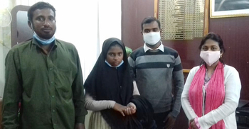 আরজিনাকে মা-বাবার কোলে ফিরিয়ে দিল পুলিশ