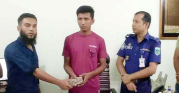 রাস্তায় কুড়িয়ে পাওয়া ২৫ লাখ টাকা ফেরত দিলেন ট্রাকচালক