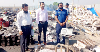 নাটোরে অবৈধ সীসা কারখানায় অভিযান, মালিকের জরিমানা