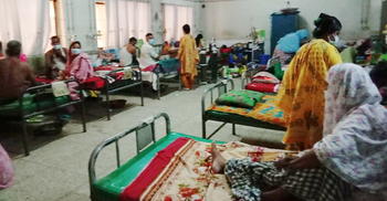 নাটোর সদর হাসপাতালে ধারণ ক্ষমতার চেয়ে বেশি করোনা রোগী