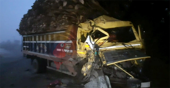 বাস-ট্রাক ও পিকআপের সংঘর্ষে প্রাণ গেলো দু’জনের