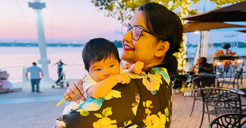 মেয়েকে প্রকাশ্যে আনলেন নওশীন-হিল্লোল দম্পতি