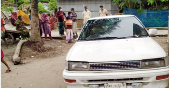 তালায় রহস্যজনক প্রাইভেটকার উদ্ধার