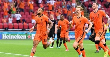 Netherlands beat Austria to make last 16