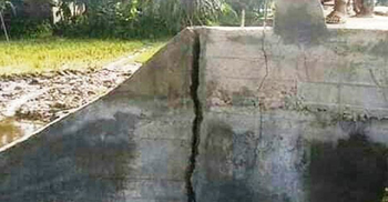 নির্মাণ কাজ শেষ না হতেই কালভার্টে ফাটল
