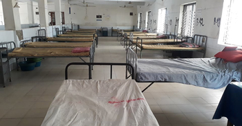 করোনা আতঙ্কে রোগীশূন্য হাসপাতাল