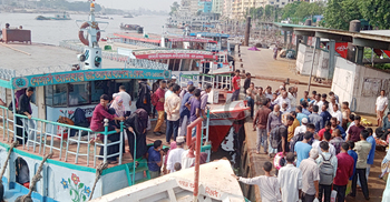 ঈদ ঘিরে একমাস পর নারায়ণগঞ্জ থেকে ১৮ লঞ্চ চালু