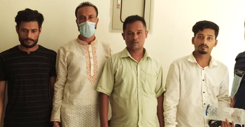 নোয়াখালীতে অস্ত্র প্রদর্শনকারী সেই যুবকসহ গ্রেফতার ৪