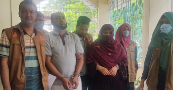 বিত্তবানদের অর্ধনগ্ন ছবি তুলে টাকা হাতিয়ে নিতেন তারা