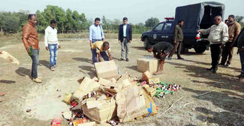 মুদি দোকানে গোপনে যৌন উত্তেজক সিরাপ বিক্রি